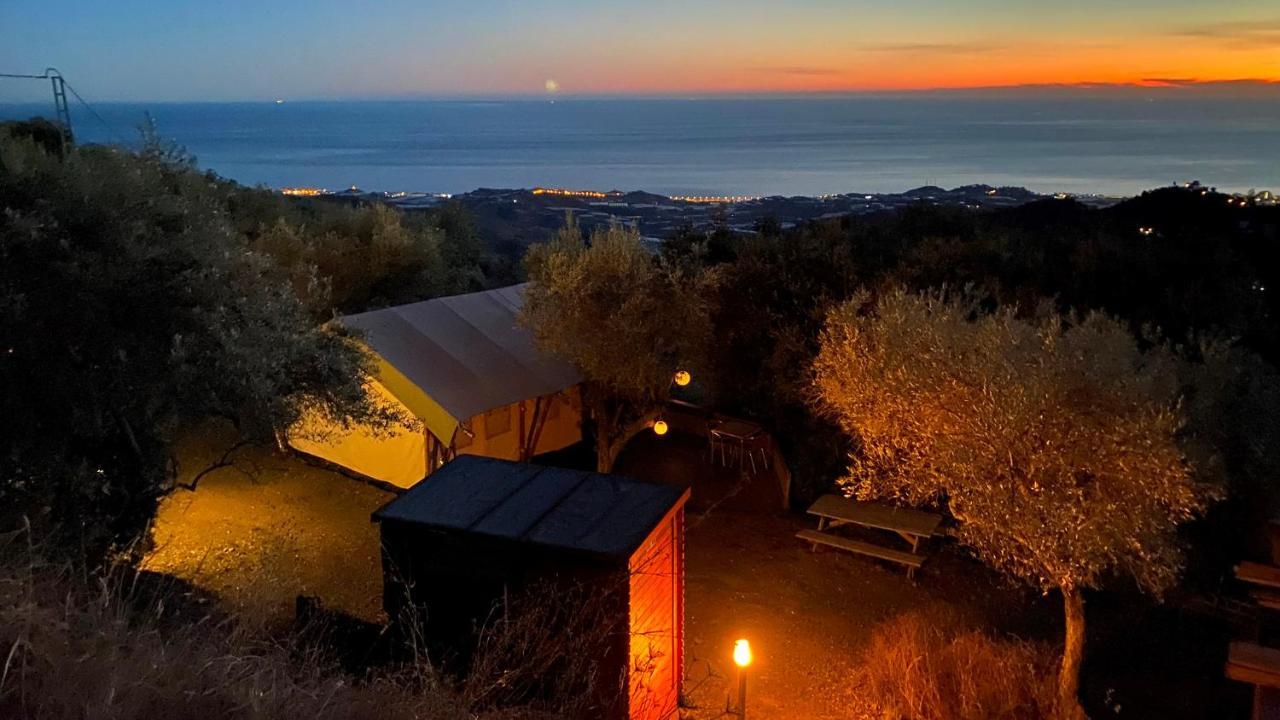 Campo Agave Luxury Tents Sayalonga Exteriör bild